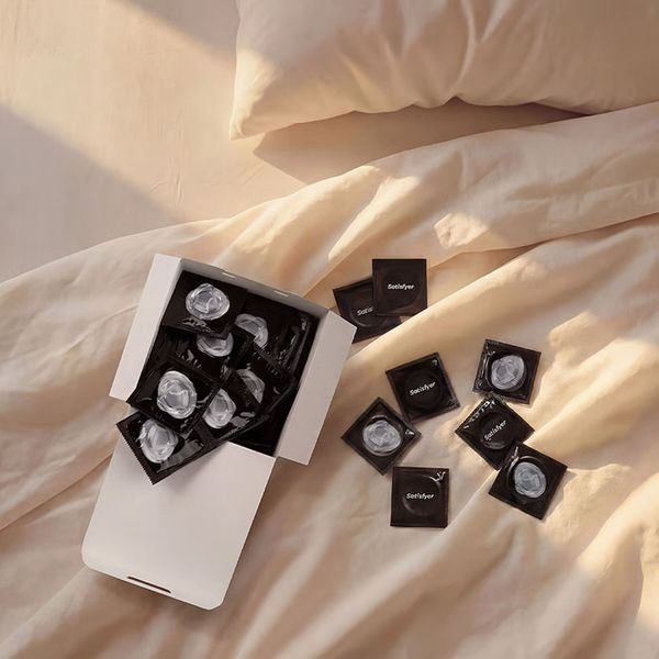 Набір презервативів Satisfyer Premium Condoms XS (45 мм) 100 шт SX3265-S фото